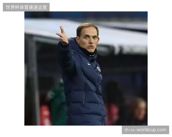 图赫尔体系下凯恩不仅是终结点，其在定位球进攻中为贝林厄姆等二点攻击手的掩护跑动至关重要