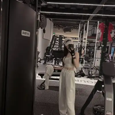 于建